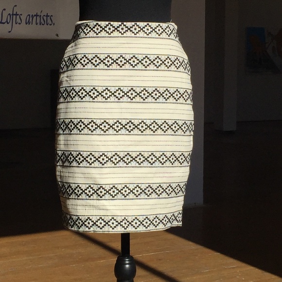 Ann Taylor Cream and Black Skirt - Picture 2 of 7